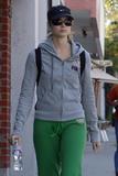  Stacy Keibler in green sweat pants