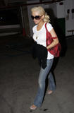 th_24390_Christina_Aguilera_out_and_about_in_LA_30.5.2007_03_122_1099lo.jpg