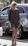 th_06375_Celebutopia-Heidi_Klum_shopping_for_some_groceries_at_Whole_Foods_Market_in_Beverly_Hills-10_122_1113lo.jpg