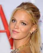 th_312537598_tduid300011_ErinHeatherton_