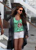 th_41918_Selena_Gomez_at_Ashley_Tisdales_27th_Birthday_Party_on_the_Beach_in_Malibu_July_2_2012_005_122_157lo.JPG