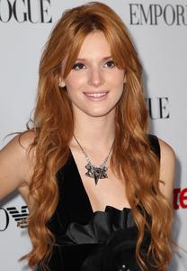 http://img28.imagevenue.com/loc196/th_986034242_BellaThorne_YoungHollyoodParty_2012_21_122_196lo.jpg