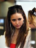 Nina Dobrev ニーナ・ドブレフ