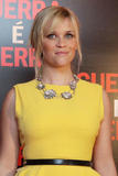 th_85539_celebrity_paradise.com_TheElder_ReeseWitherspoon3_122_25lo.jpg