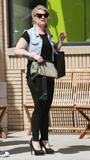 th_32584_celebrity_paradise.com_KellyOsbourne2011_03_18_shoppingatBarneysinBeverlyHillsTheElder_2_122_256lo.jpg