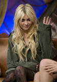 th_12618_Preppie_-_Taylor_Momsen_appears_on_Its_On_With_Alexa_Chung_at_MTV_Times_Square_studios_-_Nov._30_2009_346_122_348lo.jpg
