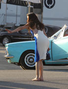 th_529999671_SelenaGomez0304201ShootingaMusicVideoinPalmdale97_122_482lo.jpg