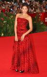th_31451_Celebutopia-Eva_Mendes-Opening_Ceremony_and_Baaria_Red_Carpet_during_the_66th_Venice_Film_Festival-23_122_524lo.jpg