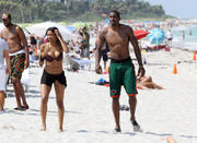 th_705559663_CiaraonthebeachinMiami14.5.2011_50_122_526lo.jpg