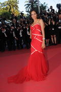 th_45737_RosarioDawsonScreeningofThisMustbethePlaceatthe64thinternationalfilmfestivalinCannes20.5.2011_107_122_54lo.jpg