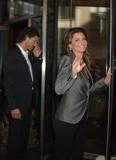 th_83195_celebrity_paradise.com_TheElder_ShaniaTwain2010_04_08_departingtheDiscoveryChannelUpfront16_122_6lo.jpg