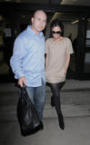 th_07467_celebrity_paradise.com_Victoria_Beckham_Lax_airport_025_122_7lo.jpg