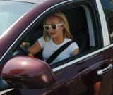 th_31966_Hayden_Panettiere_Gets_a_Parking_Ticket_in_West_Hollywood_8-16-07_18_122_701lo.jpg
