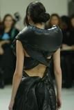 th_34491_md-lerage.com-fw04-rtw-paris-w-watanabe-004-at7xqypc_122_713lo.jpg