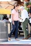 th_23600_Cindy_Crawford_has_lunch_with_a_friend_13_122_729lo.jpg