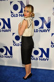 http://img28.imagevenue.com/loc1078/th_58759_celeb-city.org_Hayden_Panettiere_New_Year_New_Old_Navy_Celebration_04_122_1078lo.jpg