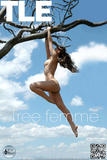 Valeria in Tree Femme-f4alkx8hdj.jpg