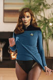 http://img28.imagevenue.com/loc400/th_34236_GatesMcFadden3_123_400lo.jpg