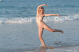 Anna T - Nude Beach  q4fd8trbxh