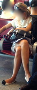 Italian Feet and legs candids at the airportu1q22sqa77.jpg