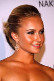 http://img28.imagevenue.com/loc987/th_74611_Hayden_Panettiere5_122_987lo.jpg